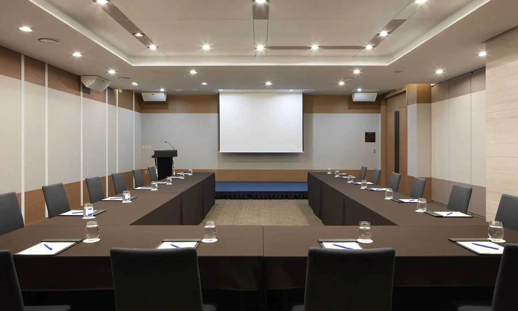 Howard Johnson By Wyndham Incheon Airport Hotel