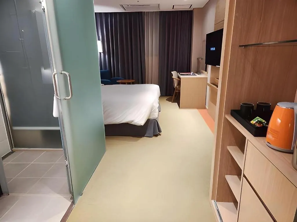 Howard Johnson By Wyndham Incheon Airport 5*,