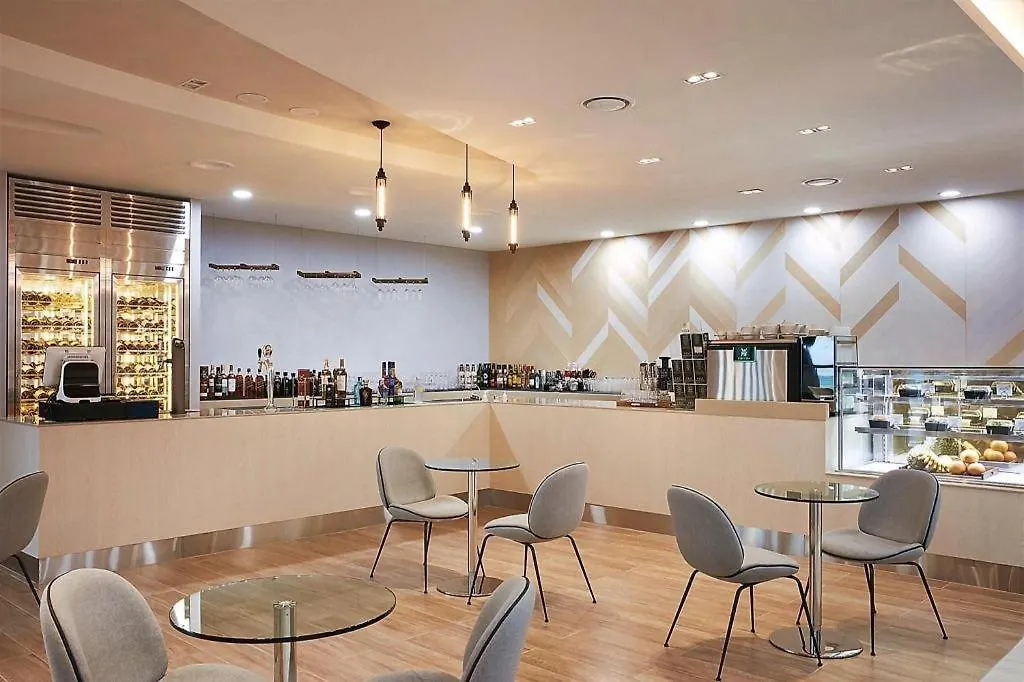 Howard Johnson By Wyndham Incheon Airport 5*,