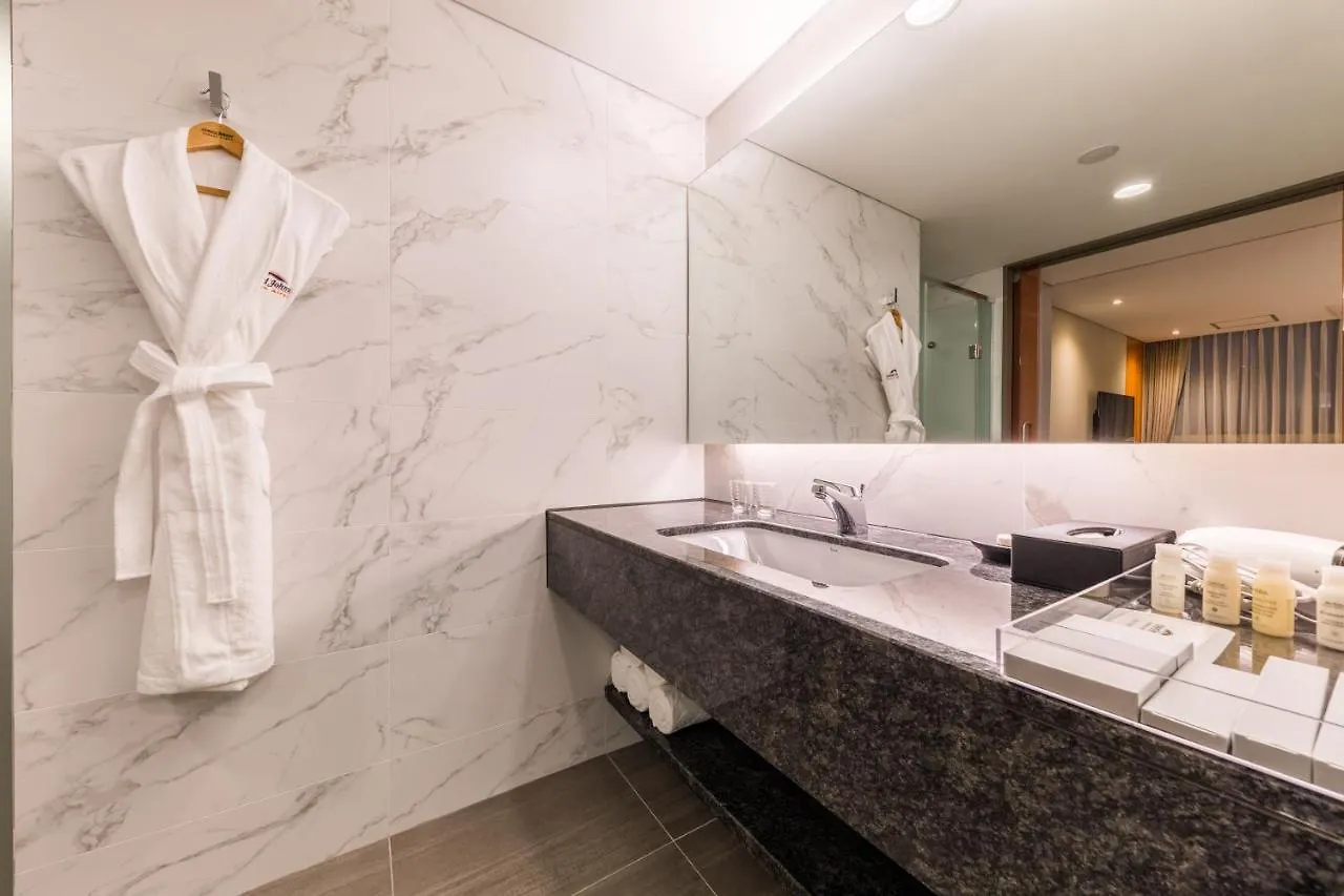 Howard Johnson By Wyndham Incheon Airport 5*,  South Korea